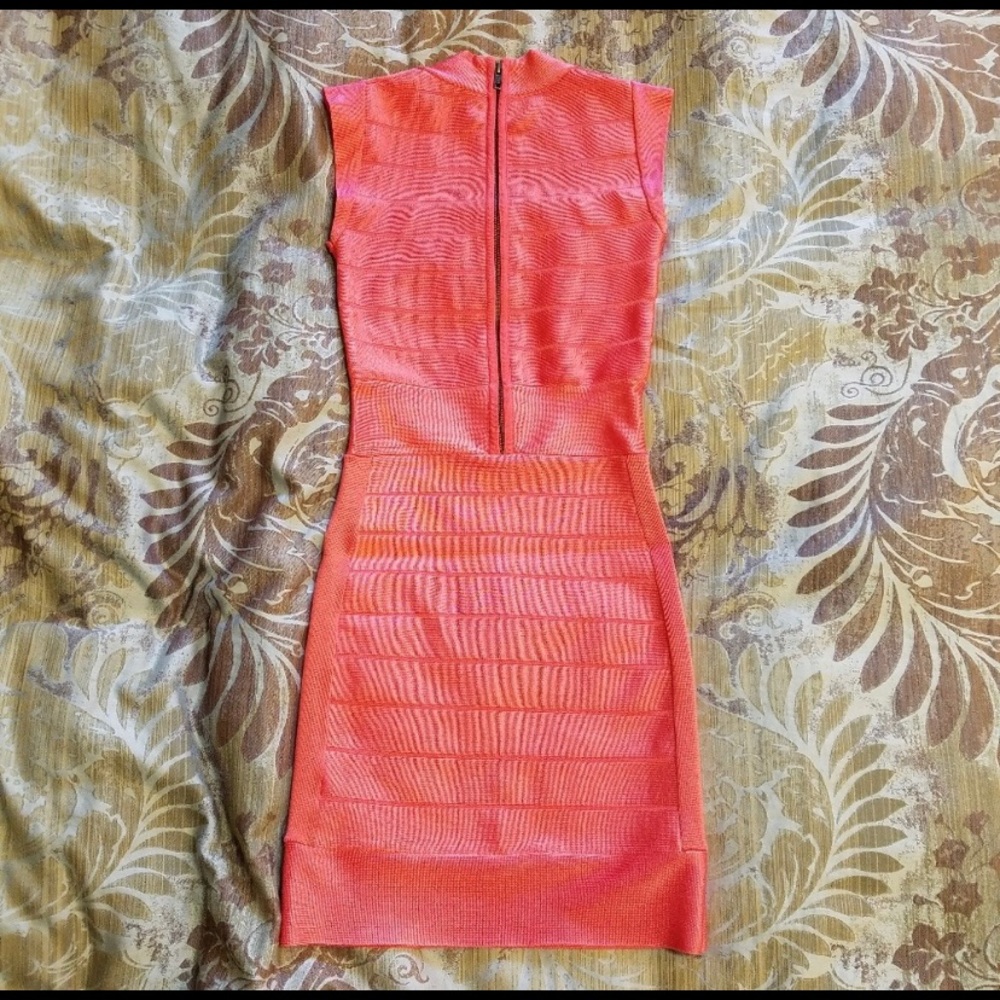 French Connection Coral body con dress. Size 0 - Picture 6 of 8